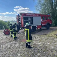 Brand Laubhaufen in Thannhausen am 30.05.21_3.jpg