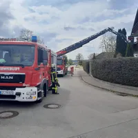 Drehleiterrettung in Thannhausen am 26.04.23_1.jpg