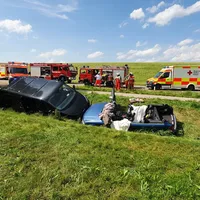 VU mehrere PKW, Personen eingeklemmt St2525 Balzhausen am 30.07.21 _2.jpg