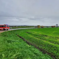lkw_umgestuertzt_auf_der_b300_thannhausen_west_am_241022_4_20221025_1492362580.jpg
