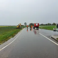 lkw_umgestuertzt_auf_der_b300_thannhausen_west_am_241022_2_20221025_1381820841.jpg